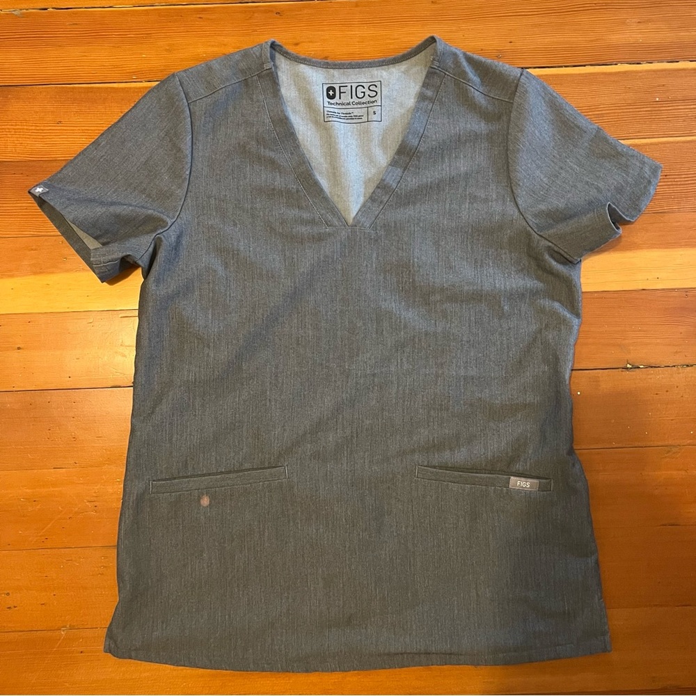 Figs Casma Three Pocket Scrub Top Gray Small - Picture 4 of 4
